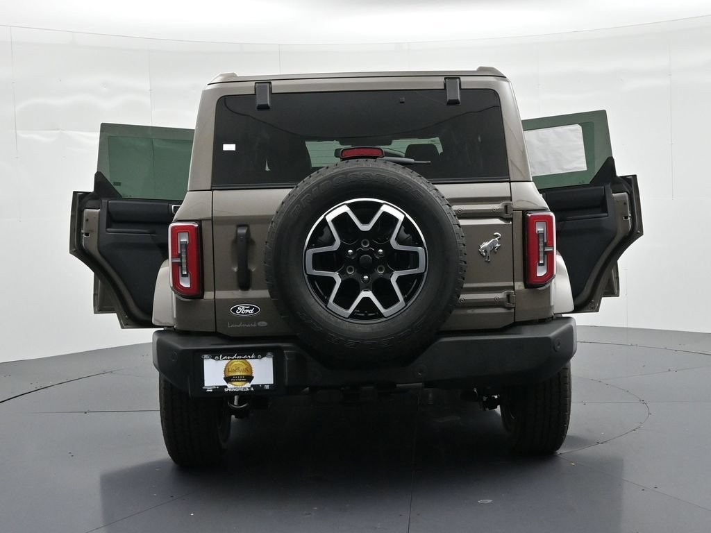 Ford Bronco Vehicle Full-screen Gallery Image 26