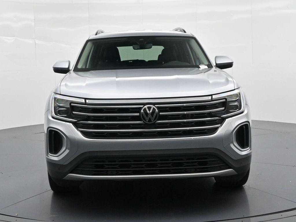 Volkswagen Atlas Vehicle Full-screen Gallery Image 3