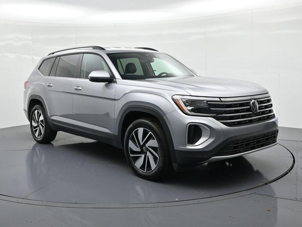 Volkswagen Atlas Vehicle Full-screen Gallery Image 4