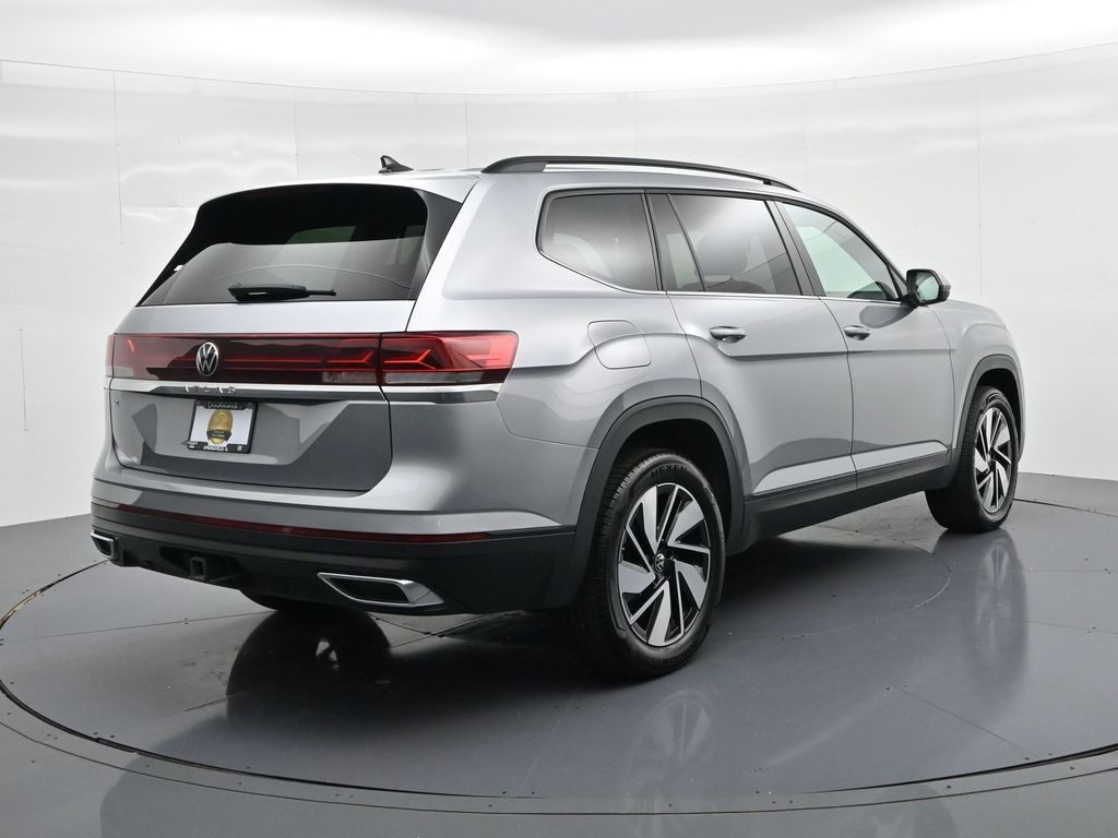Volkswagen Atlas Vehicle Full-screen Gallery Image 6