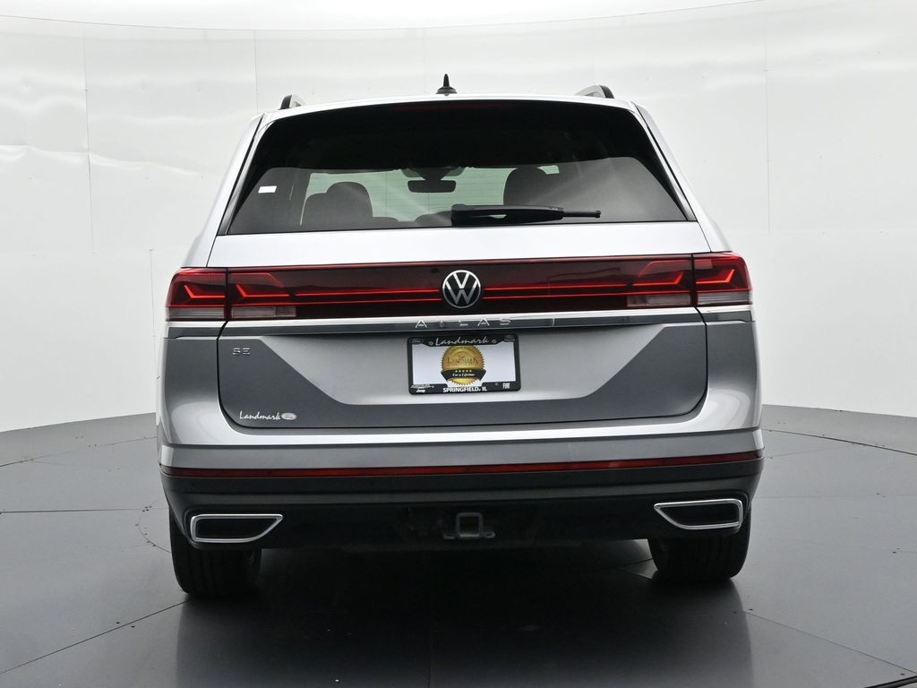 Volkswagen Atlas Vehicle Full-screen Gallery Image 7
