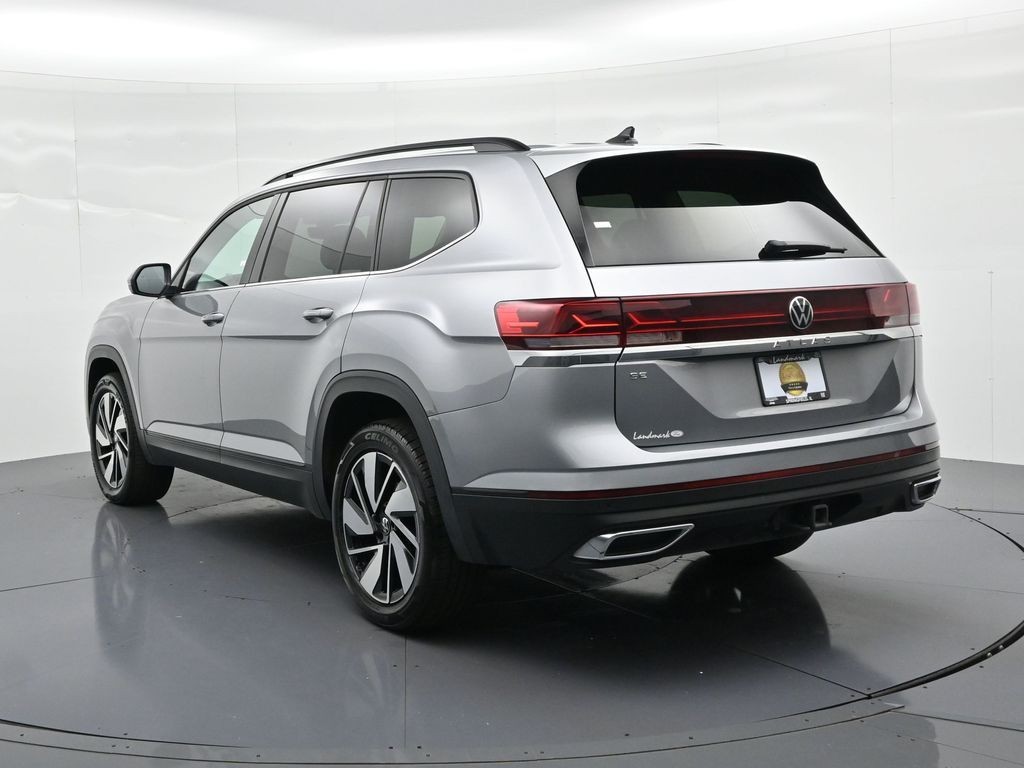 Volkswagen Atlas Vehicle Full-screen Gallery Image 8