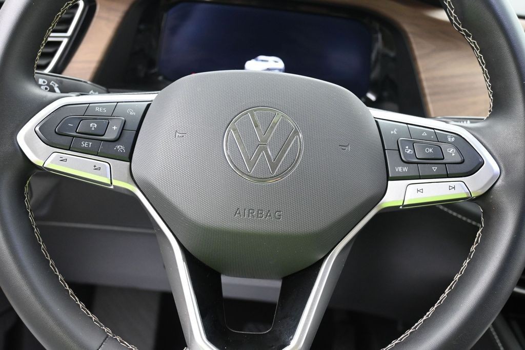 Volkswagen Atlas Vehicle Full-screen Gallery Image 13