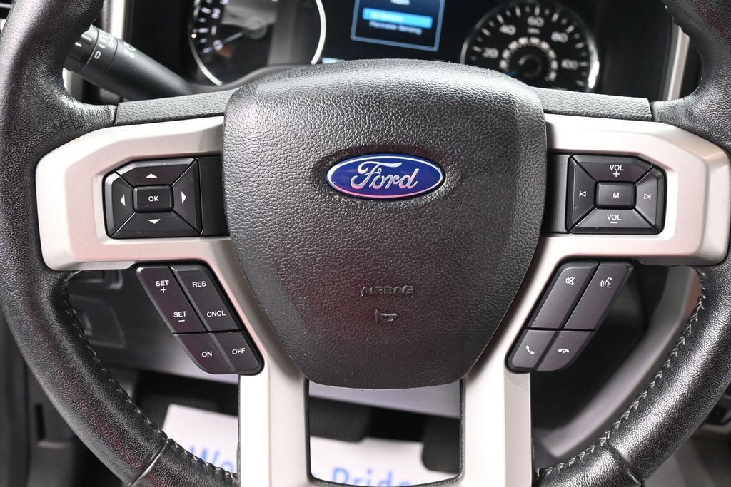 Ford F-150 Vehicle Full-screen Gallery Image 13
