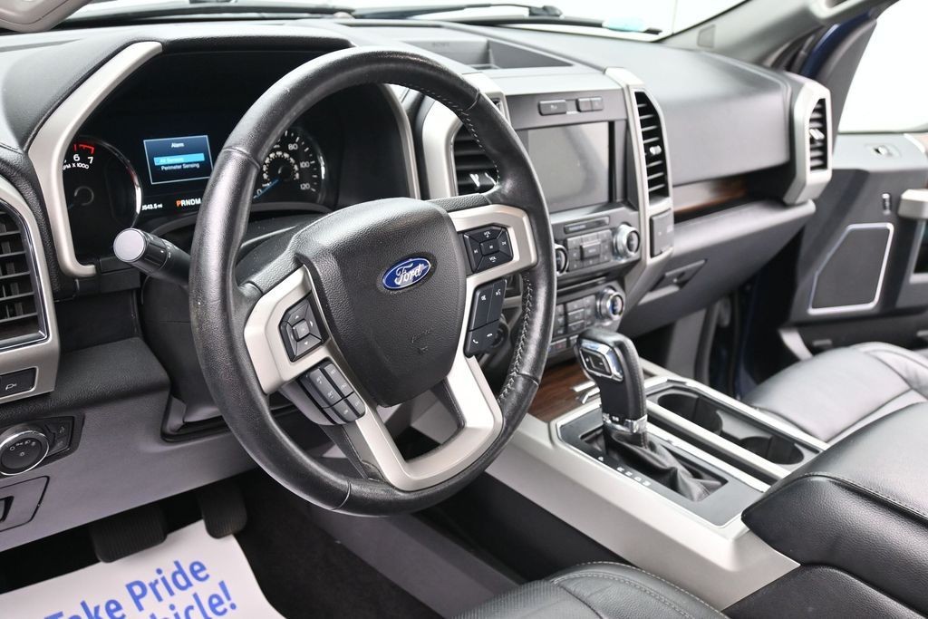 Ford F-150 Vehicle Full-screen Gallery Image 15