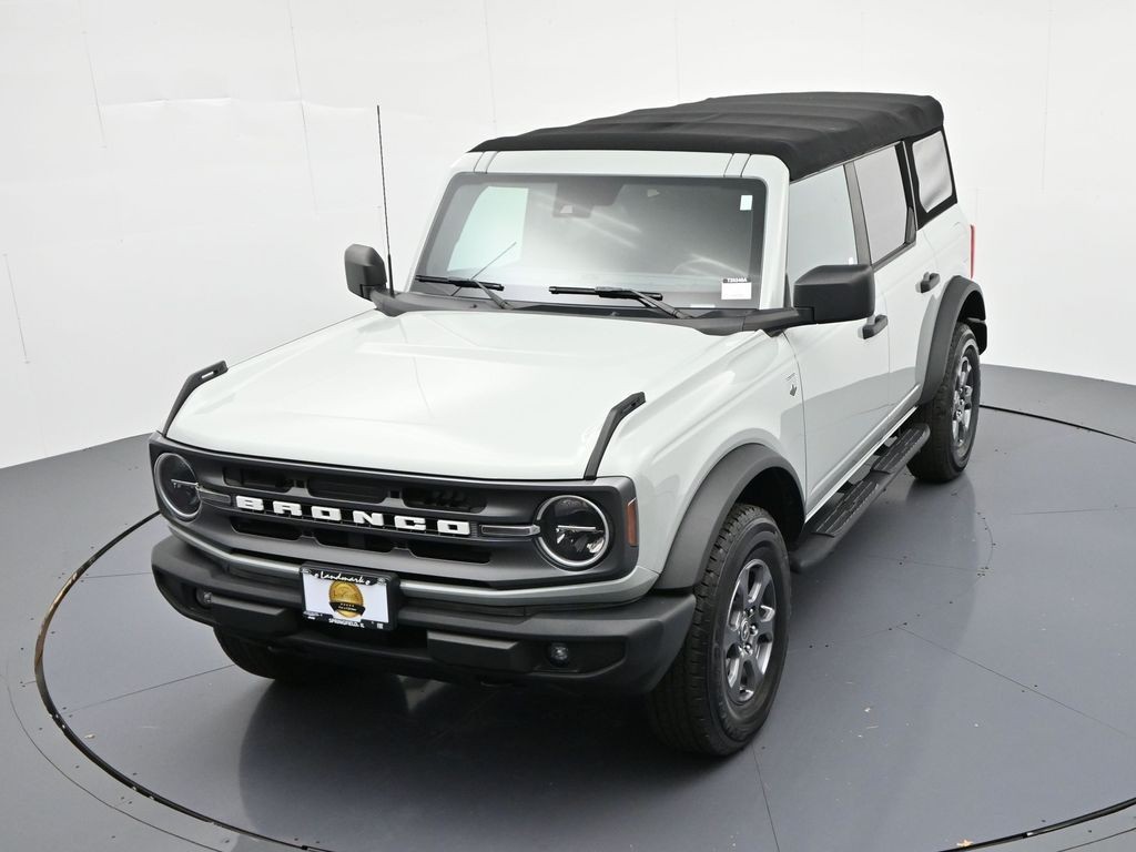Ford Bronco Vehicle Full-screen Gallery Image 17