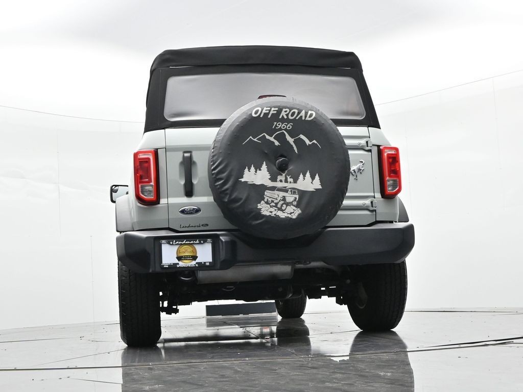 Ford Bronco Vehicle Full-screen Gallery Image 20