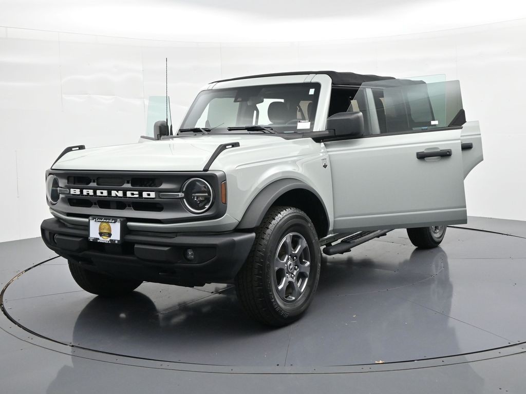 Ford Bronco Vehicle Full-screen Gallery Image 25