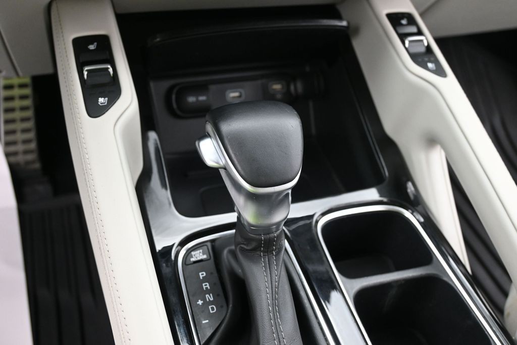 Kia Telluride Vehicle Full-screen Gallery Image 13