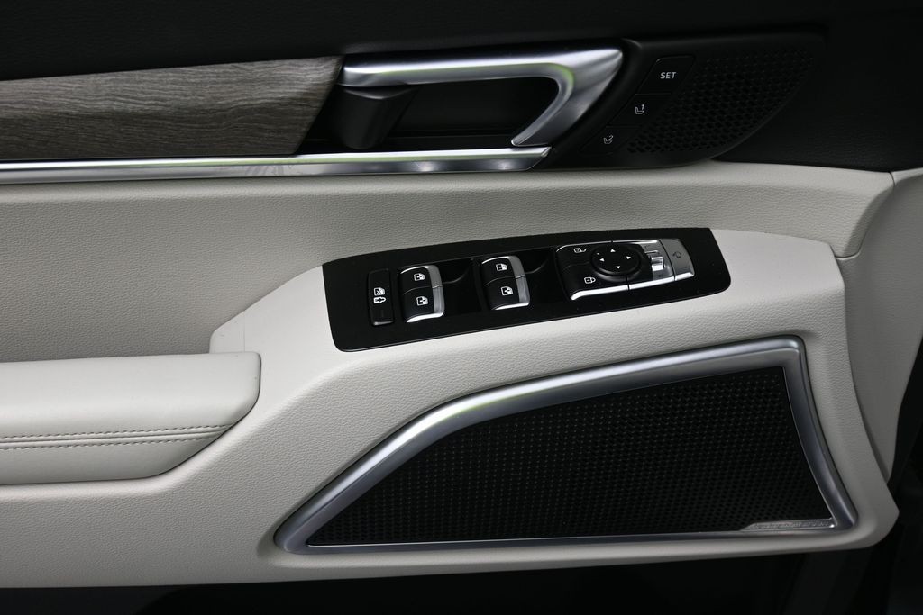 Kia Telluride Vehicle Full-screen Gallery Image 16