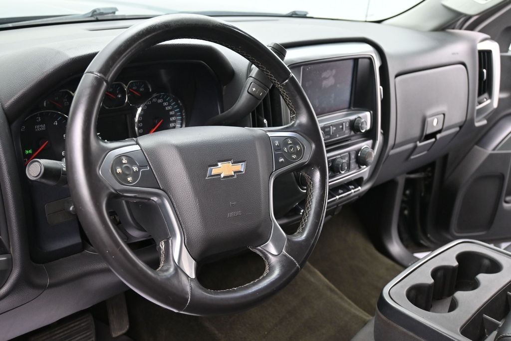 Chevrolet Silverado 1500 Vehicle Full-screen Gallery Image 15