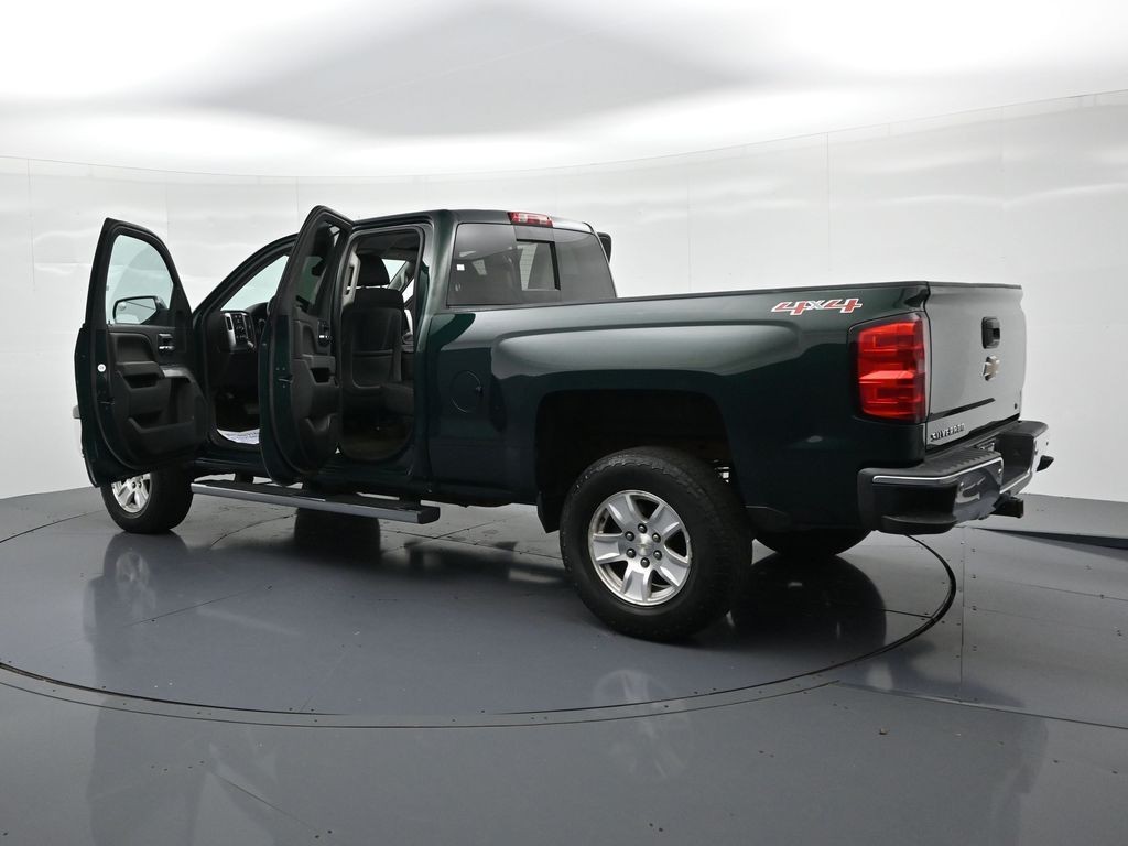 Chevrolet Silverado 1500 Vehicle Full-screen Gallery Image 25