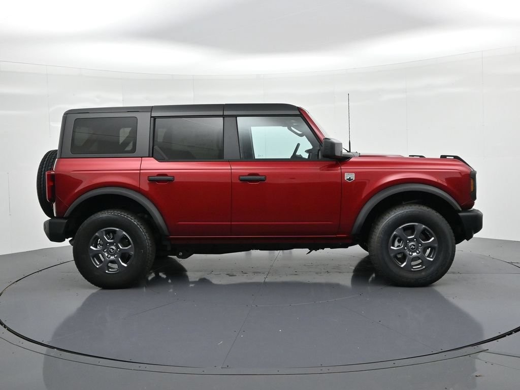 Ford Bronco Vehicle Full-screen Gallery Image 5