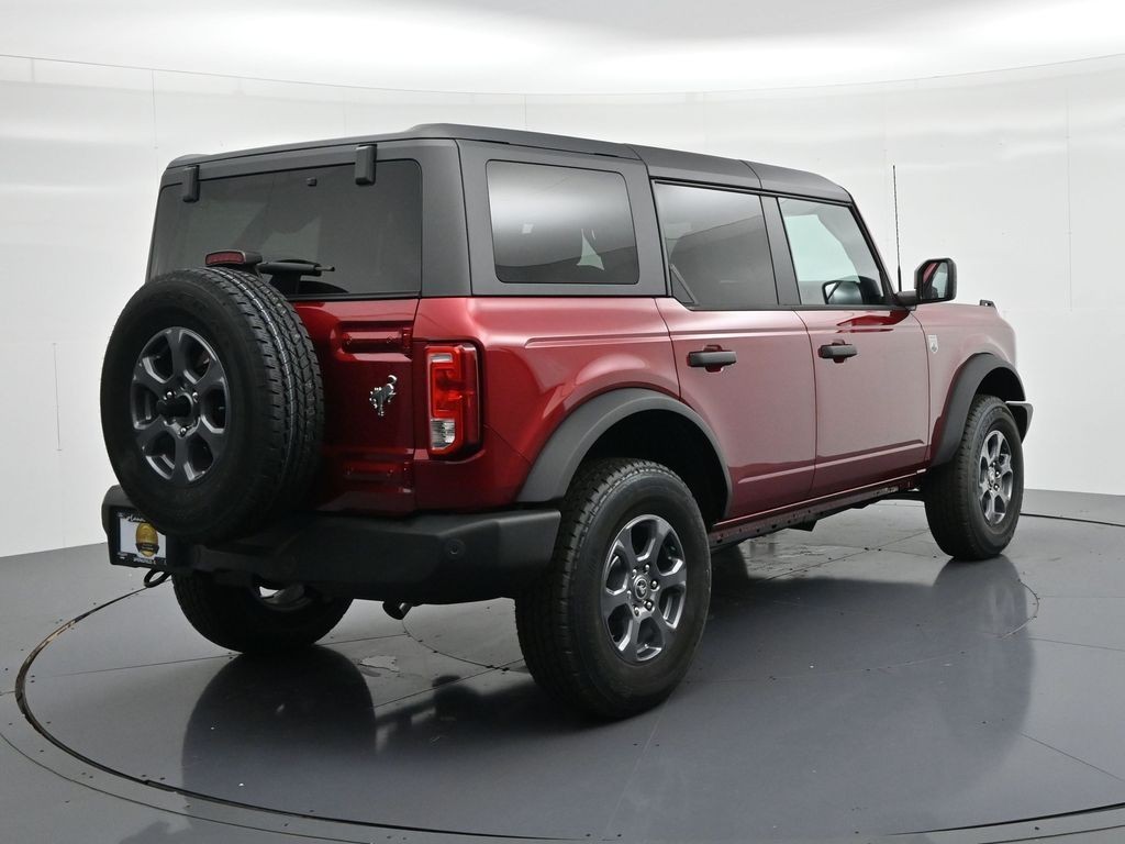 Ford Bronco Vehicle Full-screen Gallery Image 6