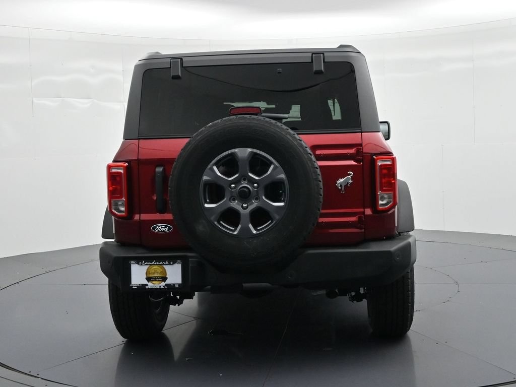 Ford Bronco Vehicle Full-screen Gallery Image 7
