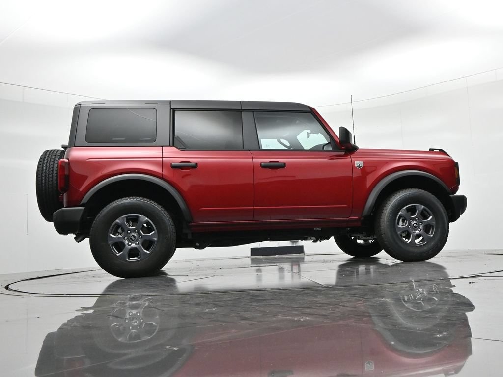 Ford Bronco Vehicle Full-screen Gallery Image 22