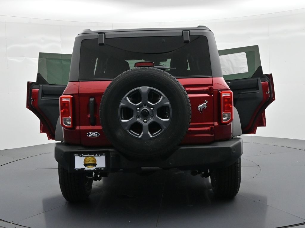 Ford Bronco Vehicle Full-screen Gallery Image 26