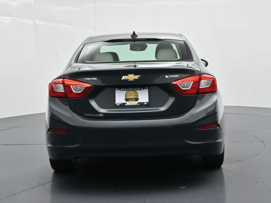 Chevrolet Cruze Vehicle Full-screen Gallery Image 07