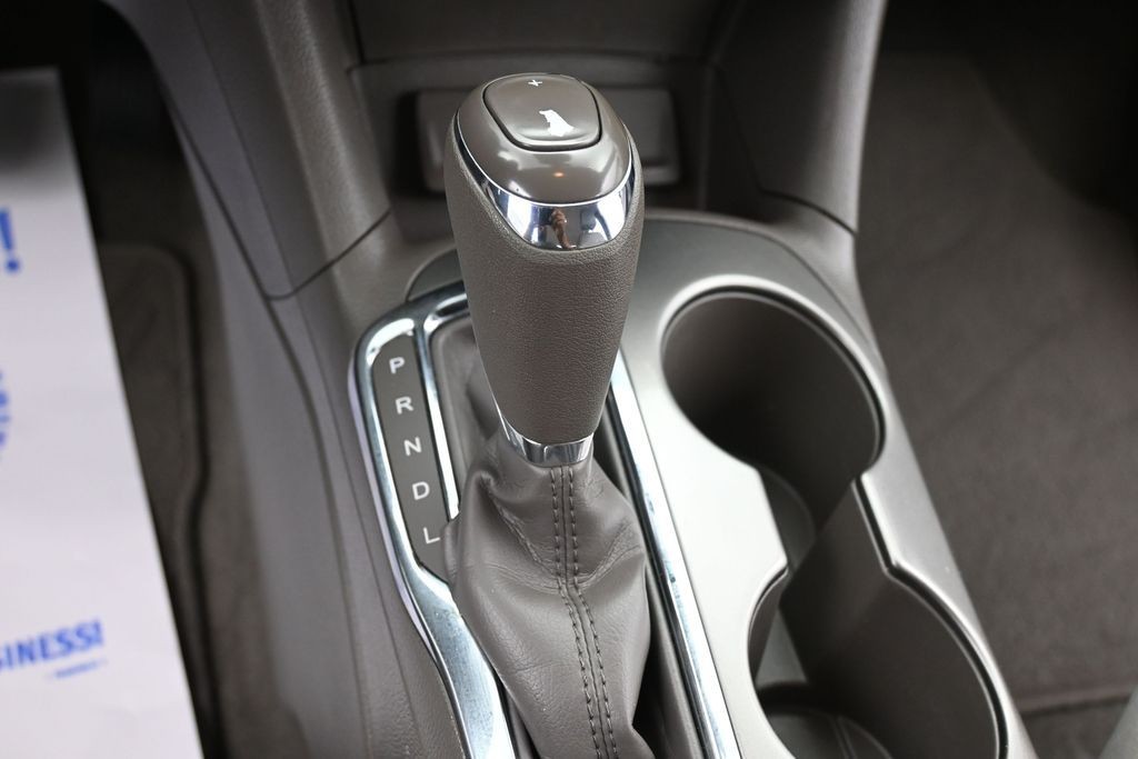 Chevrolet Cruze Vehicle Full-screen Gallery Image 12