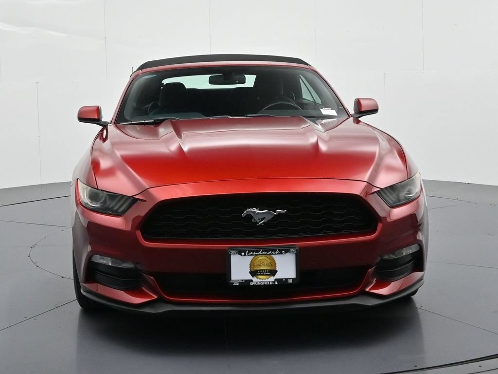 Ford Mustang Vehicle Full-screen Gallery Image 3
