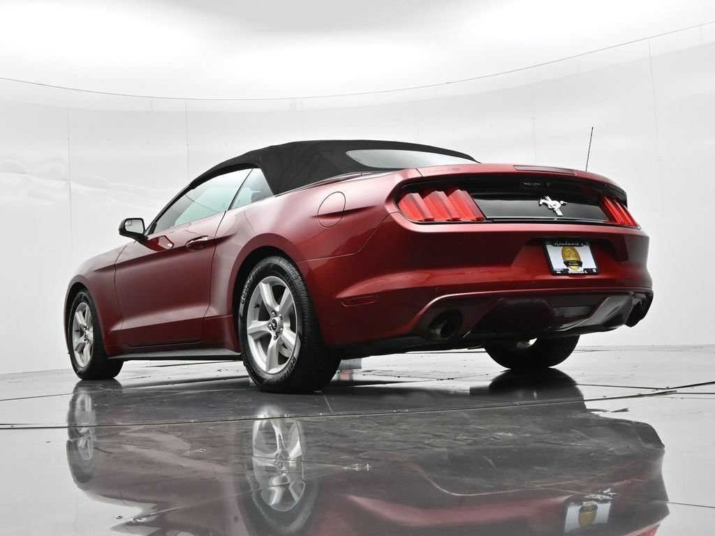 Ford Mustang Vehicle Full-screen Gallery Image 18