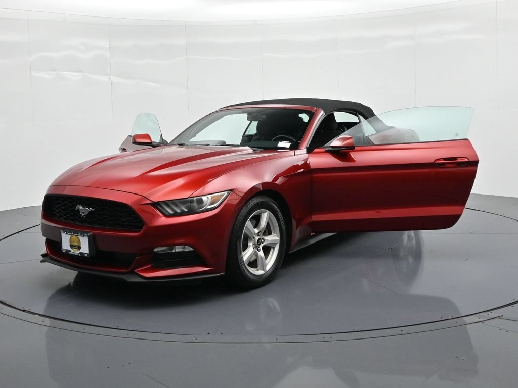 Ford Mustang Vehicle Full-screen Gallery Image 24