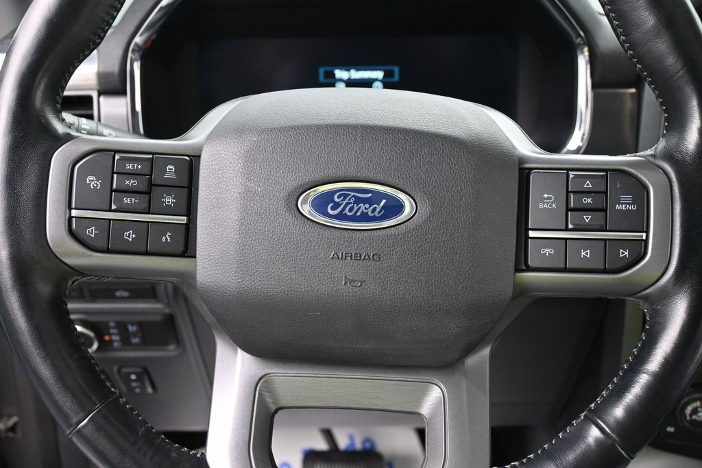 Ford F-150 Vehicle Full-screen Gallery Image 14