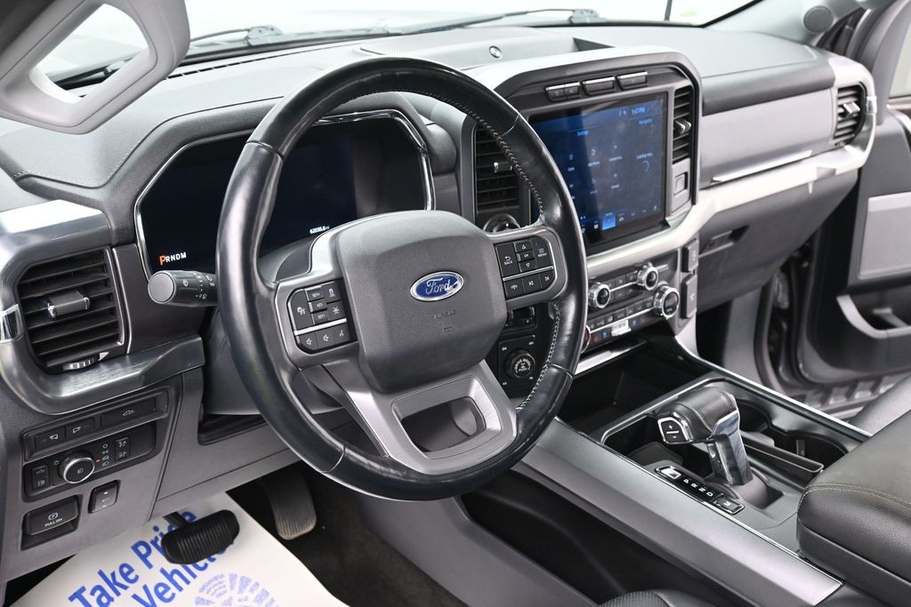 Ford F-150 Vehicle Full-screen Gallery Image 17