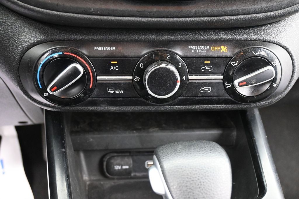 Kia Soul Vehicle Full-screen Gallery Image 11
