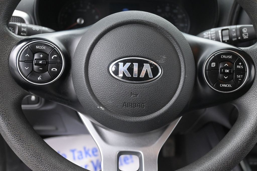 Kia Soul Vehicle Full-screen Gallery Image 12