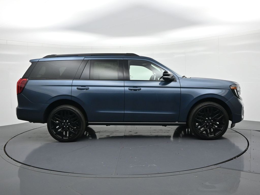 Ford Expedition Vehicle Full-screen Gallery Image 5