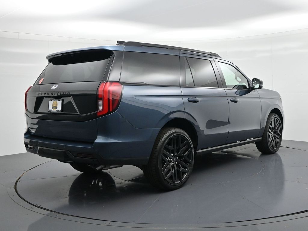 Ford Expedition Vehicle Full-screen Gallery Image 6