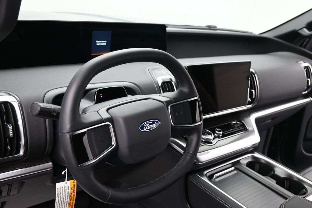 Ford Expedition Vehicle Full-screen Gallery Image 14