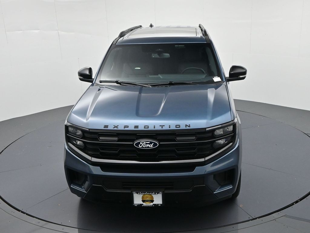 Ford Expedition Vehicle Full-screen Gallery Image 16