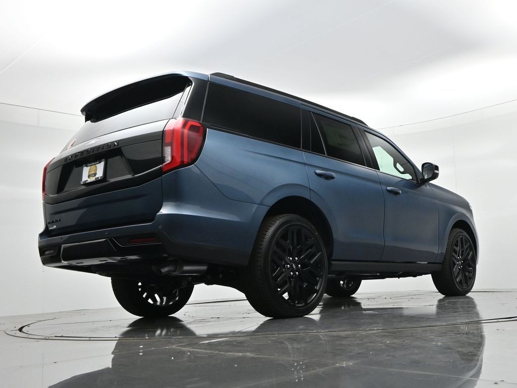 Ford Expedition Vehicle Full-screen Gallery Image 21