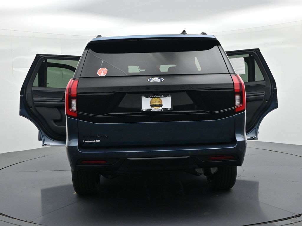 Ford Expedition Vehicle Full-screen Gallery Image 26