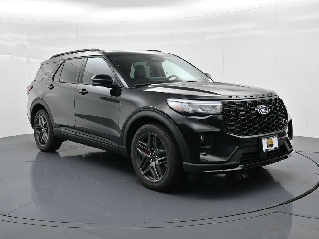Ford Explorer Vehicle Full-screen Gallery Image 4