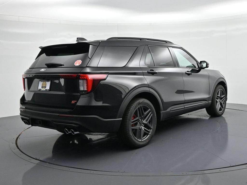 Ford Explorer Vehicle Full-screen Gallery Image 6