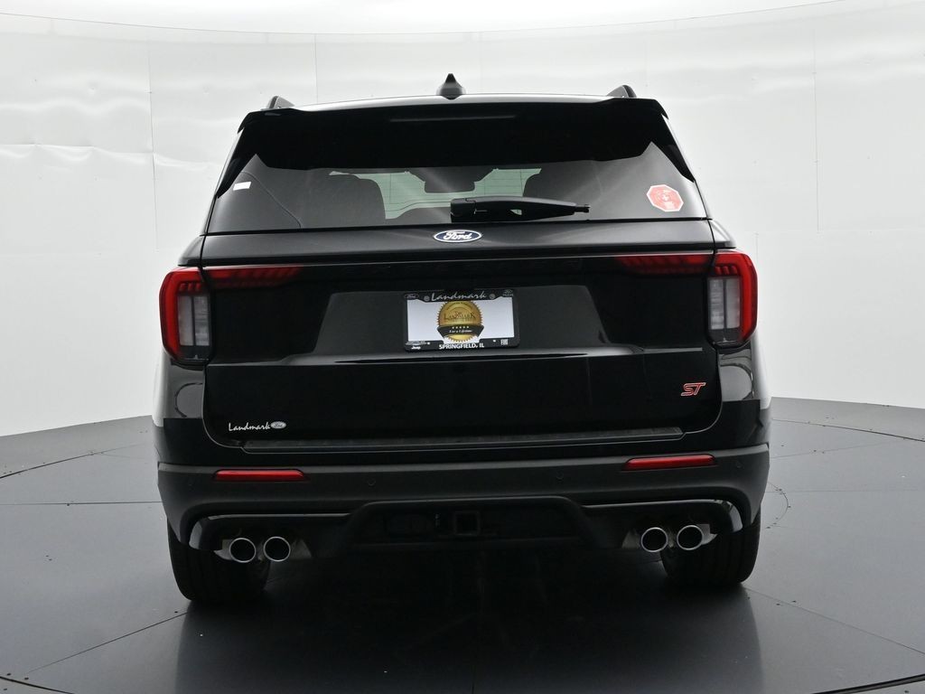 Ford Explorer Vehicle Full-screen Gallery Image 7