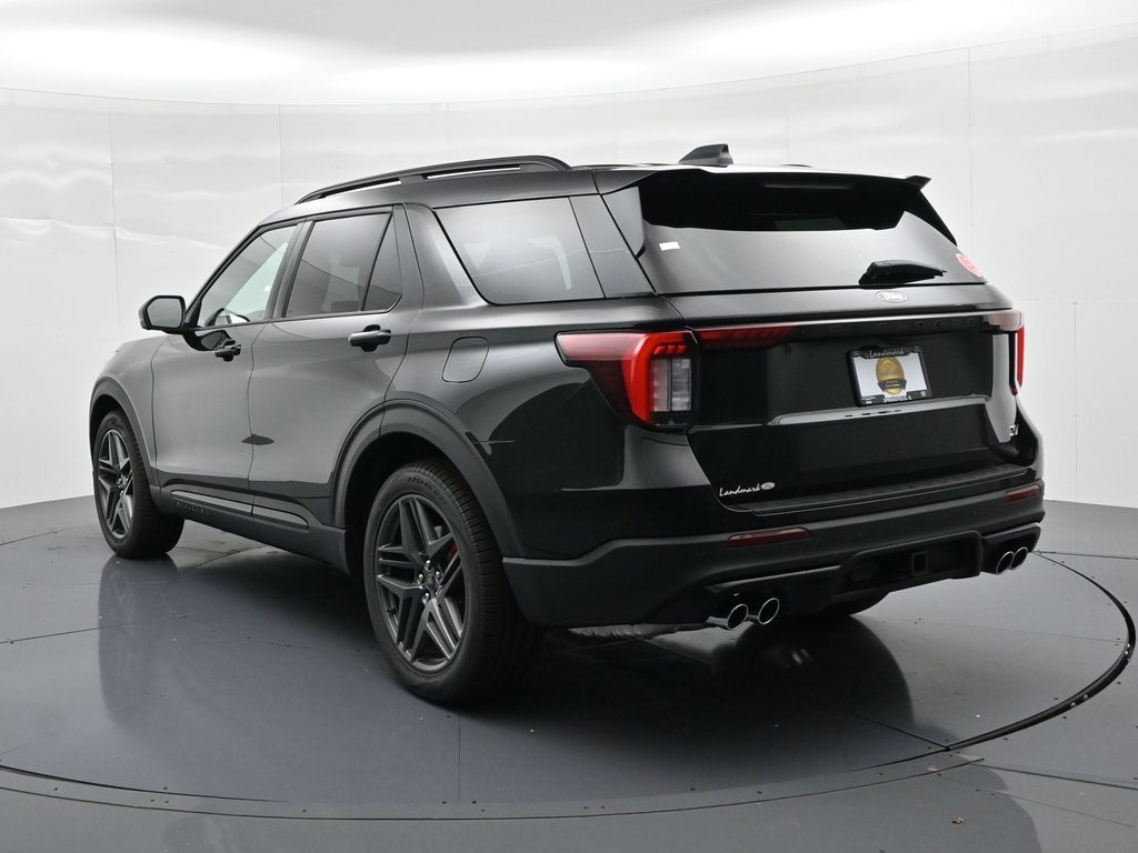 Ford Explorer Vehicle Full-screen Gallery Image 8