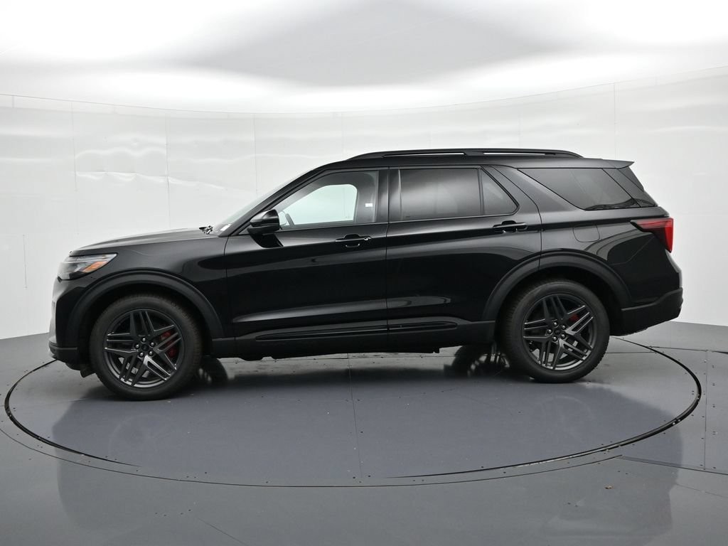 Ford Explorer Vehicle Full-screen Gallery Image 9