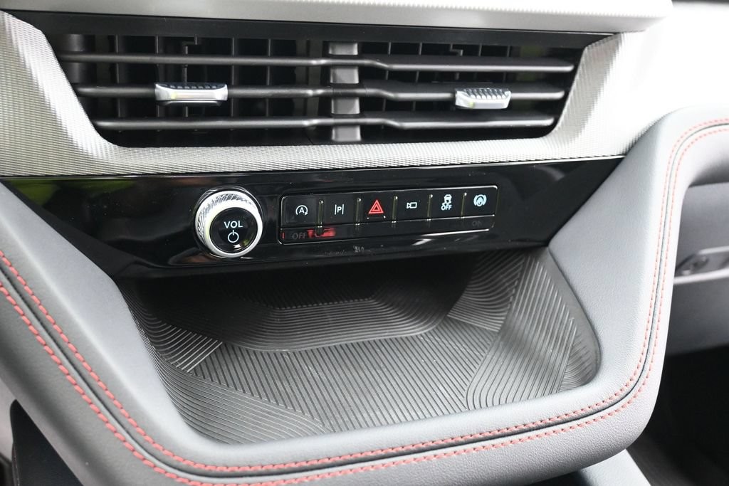 Ford Explorer Vehicle Full-screen Gallery Image 11