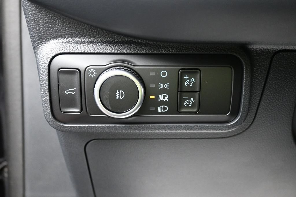 Ford Explorer Vehicle Full-screen Gallery Image 14