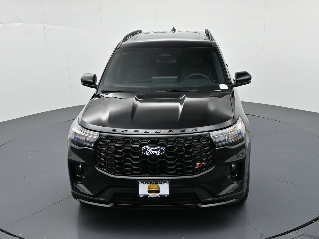 Ford Explorer Vehicle Full-screen Gallery Image 18