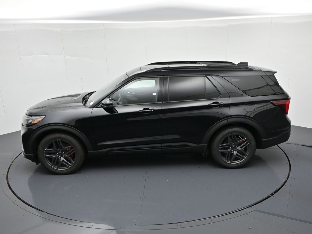 Ford Explorer Vehicle Full-screen Gallery Image 20