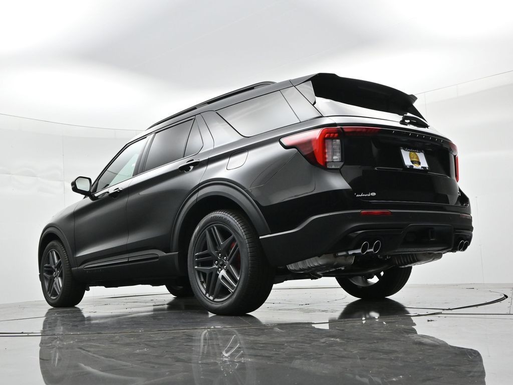 Ford Explorer Vehicle Full-screen Gallery Image 21