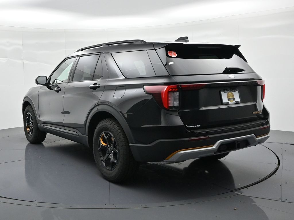 Ford Explorer Vehicle Full-screen Gallery Image 8