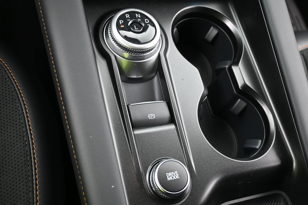 Ford Explorer Vehicle Full-screen Gallery Image 15