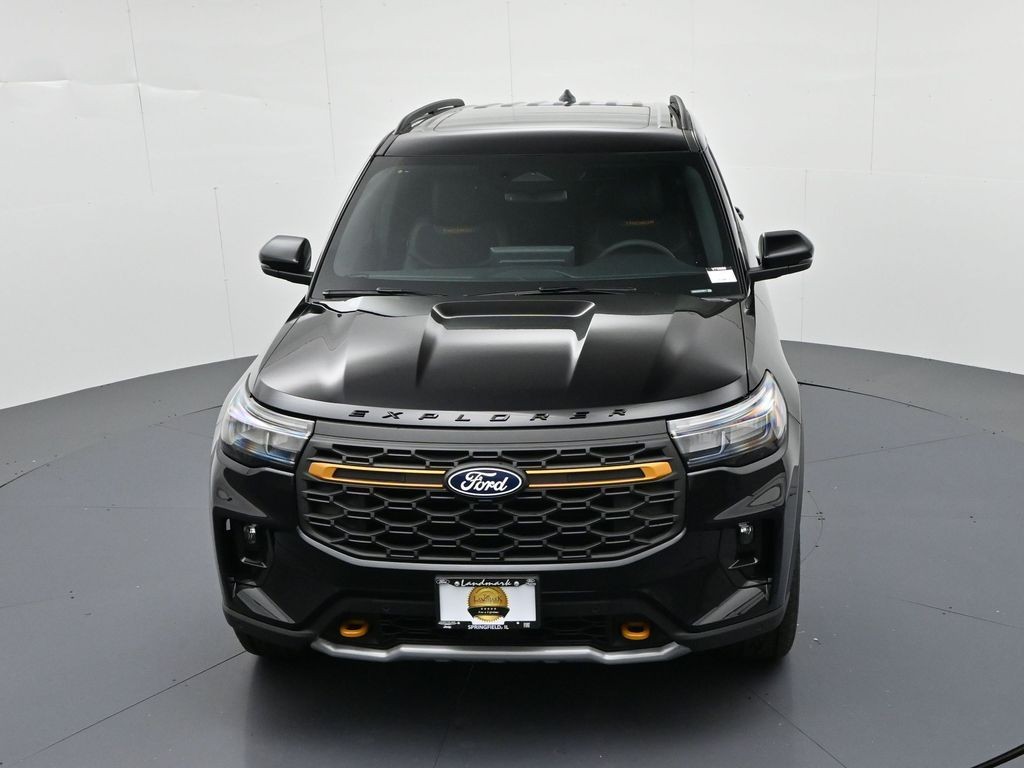 Ford Explorer Vehicle Full-screen Gallery Image 18
