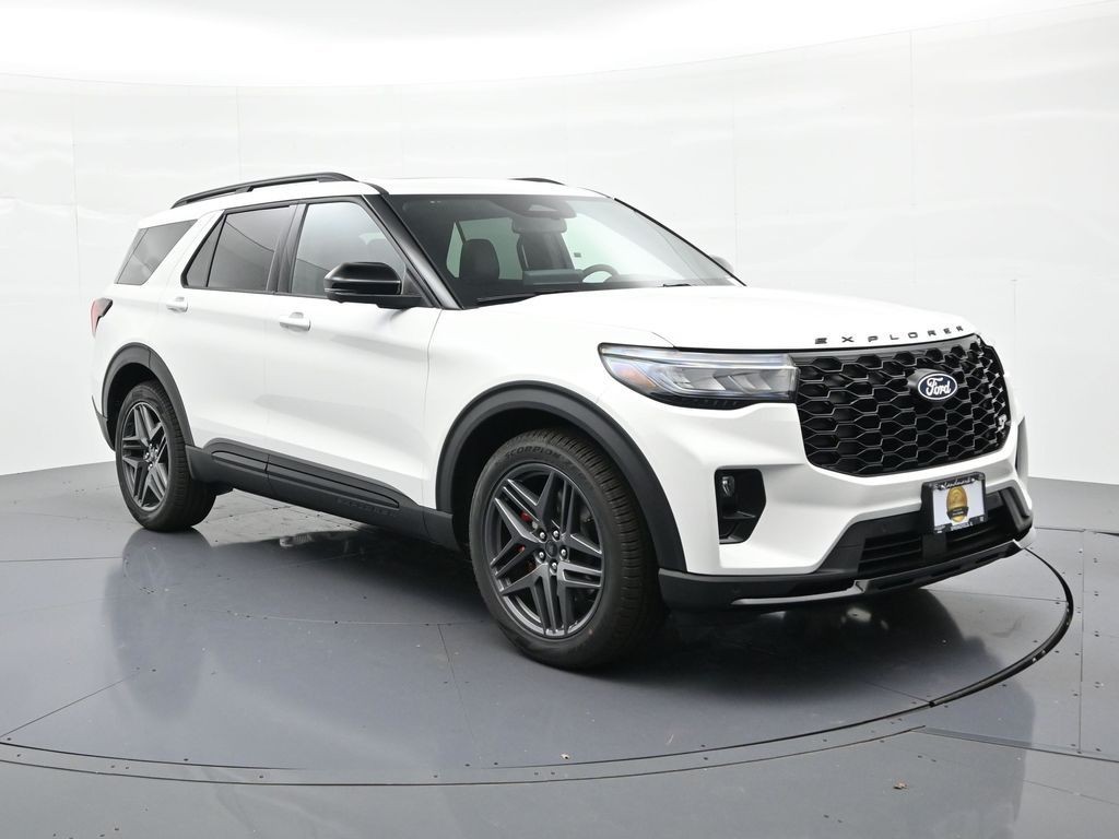Ford Explorer Vehicle Full-screen Gallery Image 4